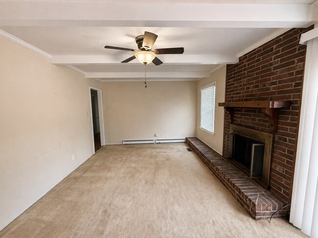 Building Photo - 3562 Durham St Ext