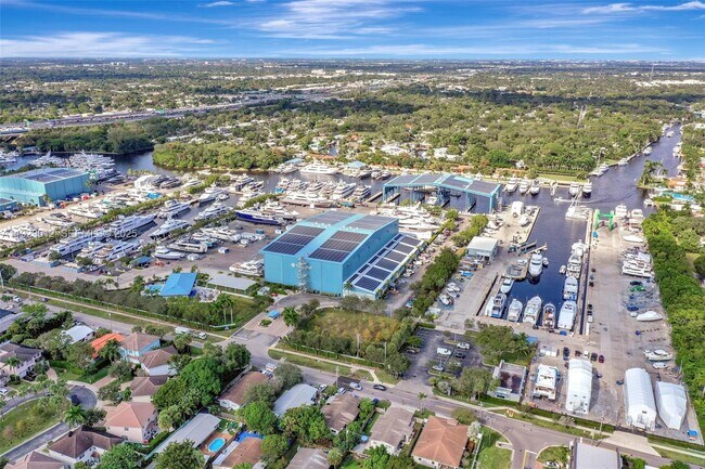 Building Photo - 1427 SW 23rd St