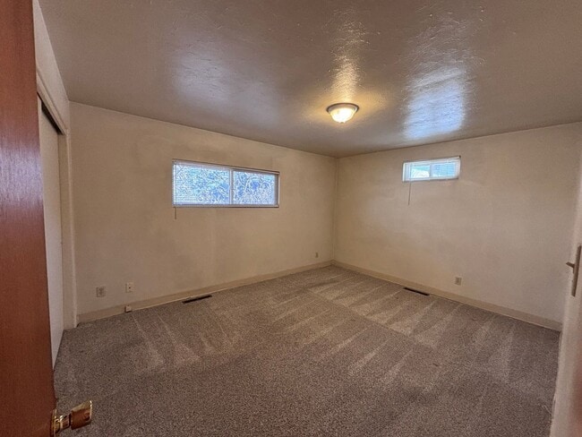 Building Photo - 4 bed, 2 Bath near Old Colorado City - MileStone Real Estate Services