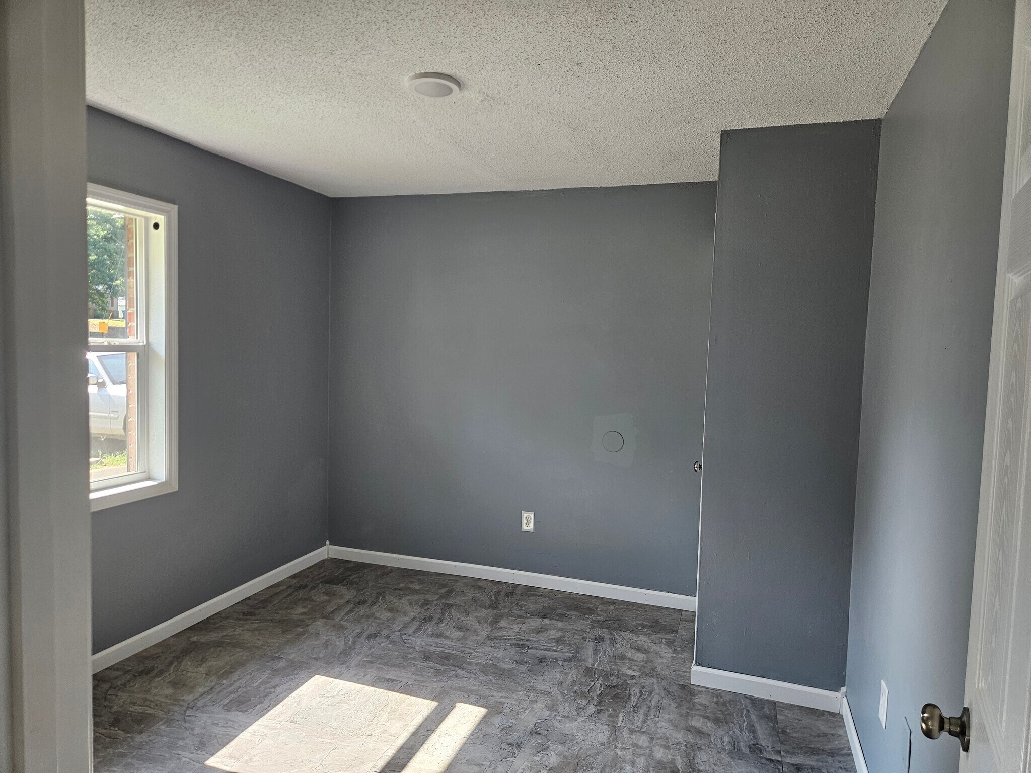 Building Photo - 5 Mulberry St