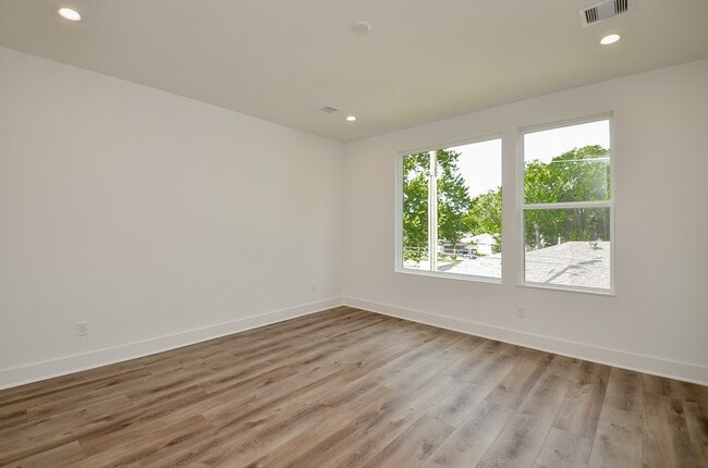 Building Photo - 7703 Inwood Grv Ln