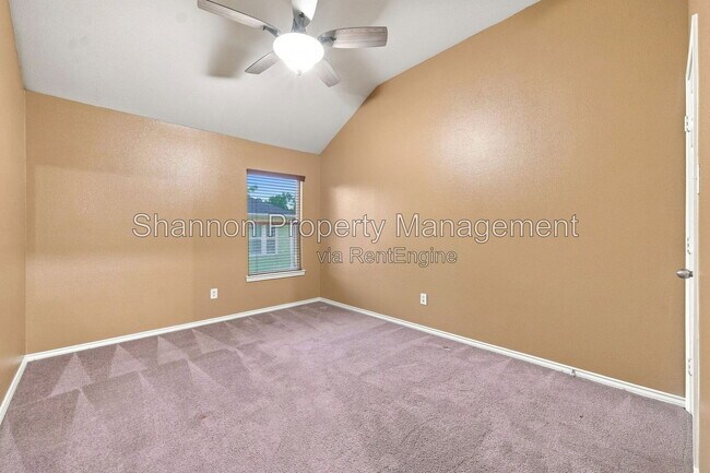 Building Photo - 16551 Pentonshire Ln