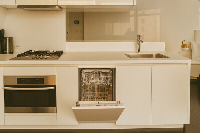 Building Photo - 76 Trinity Pl