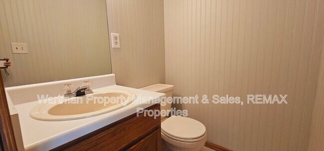 Building Photo - 4130 Madrone Way
