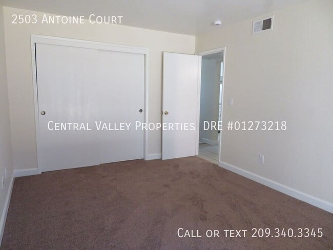 Building Photo - 2503 Antoine Ct