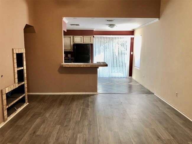 Building Photo - 718 Decker Prairie Dr