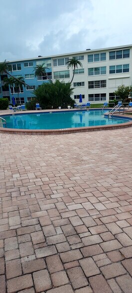 Building Photo - 6201 2nd St E