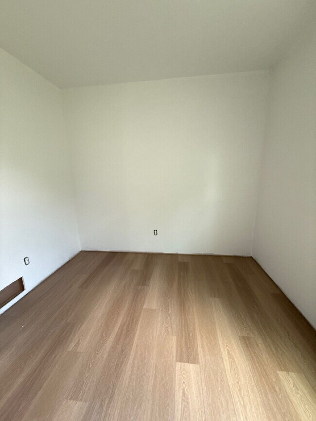 Building Photo - Fully Renovated Spacious 3BR in South Memphis – Section 8 Welcome