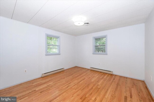 Building Photo - 6 Schaller Ln