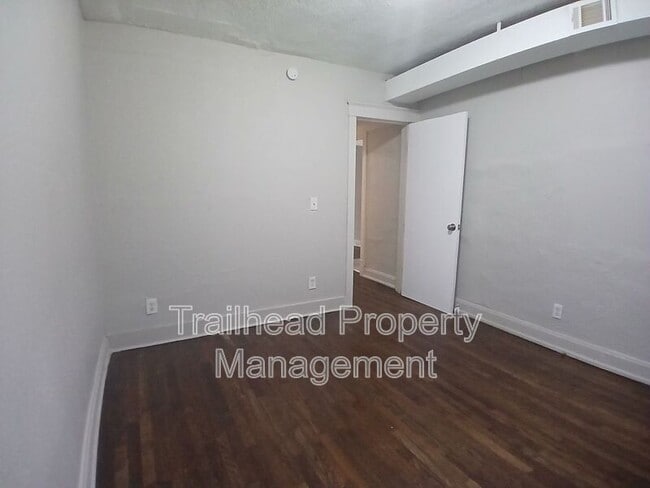 Building Photo - 104 N Indiana Ave