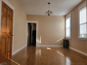 Building Photo - 138 Union Ave