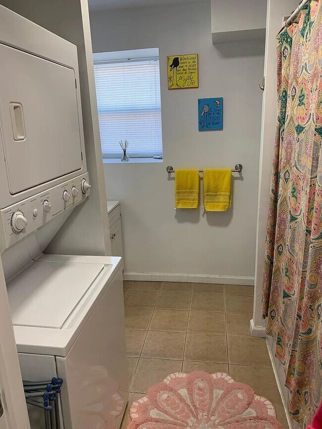 Building Photo - 736 S 20th St