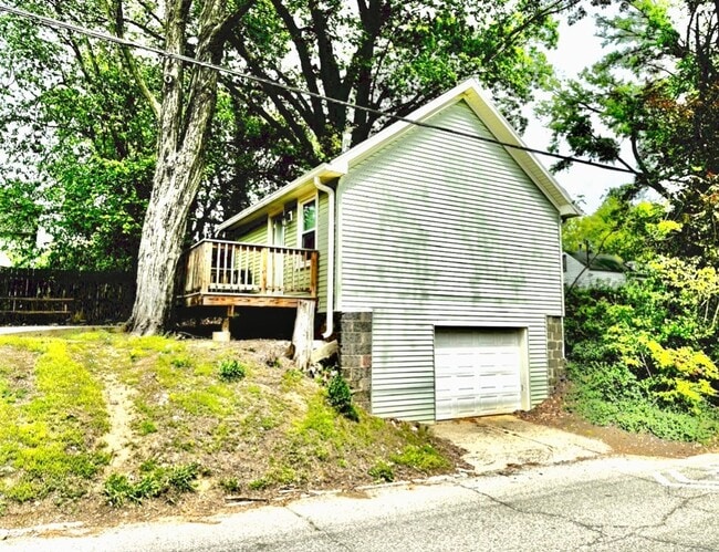 Building Photo - 957 Vine St