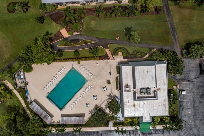 Building Photo - 18081 SE Country Club Dr