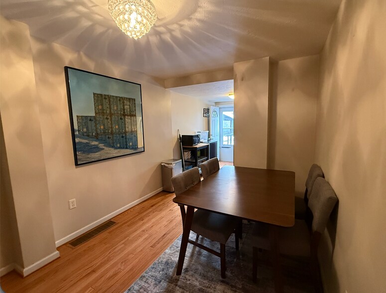 Building Photo - 325 Taylor St