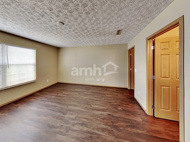 Building Photo - 2812 Hillstone St