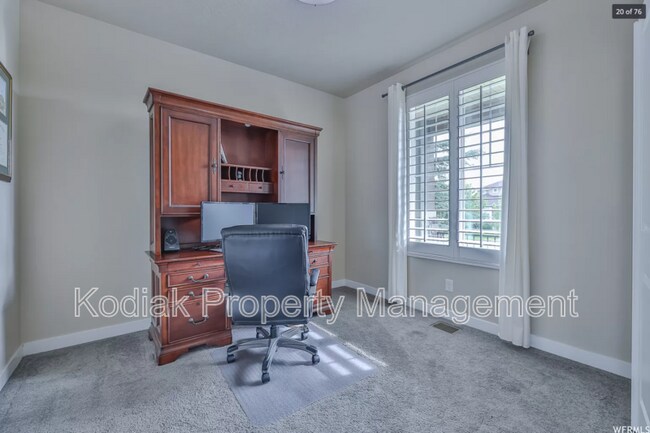 Building Photo - 1463 Kentucky Derby Way