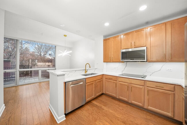 Building Photo - 1841 S Calumet Ave