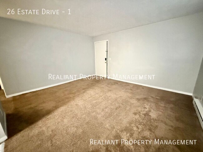 Building Photo - 26 Estate Dr