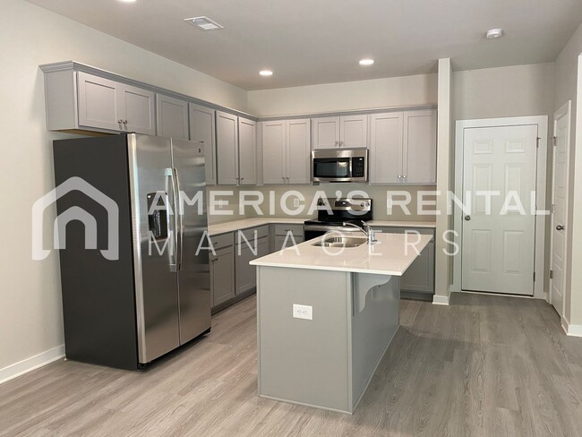 Building Photo - 7953 St.James Dr