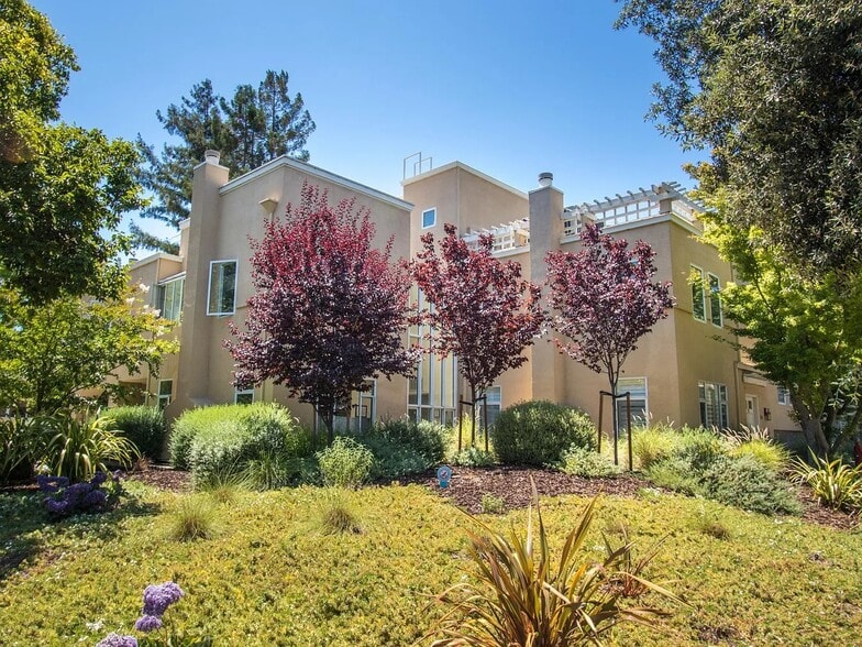 Building Photo - 233 Homer Ave