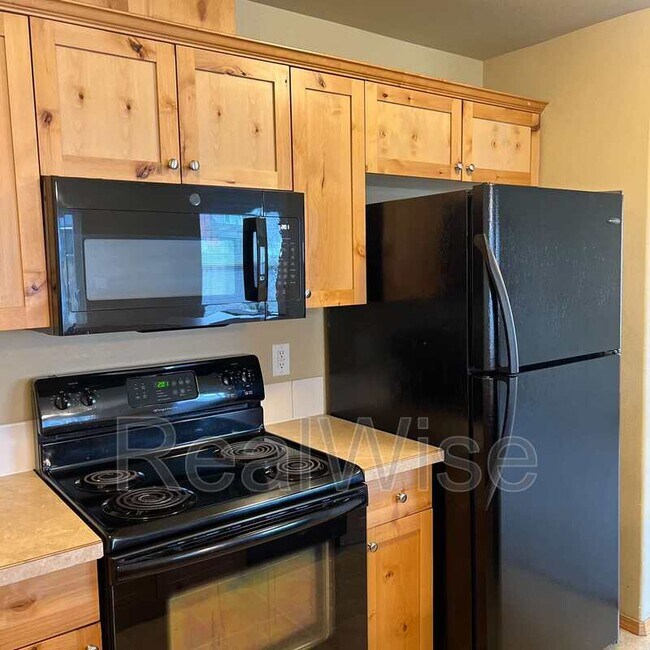 Building Photo - 2885 SW Indian Cir