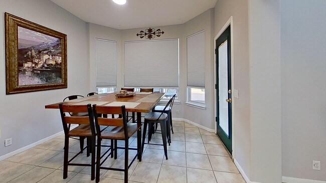 Building Photo - 1007 Brown Dr