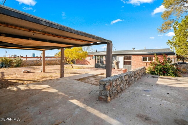 Building Photo - 317 Olivia Cir