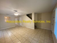 Building Photo - 2bed/2.5 bath condo in Hailey Gardens behi...