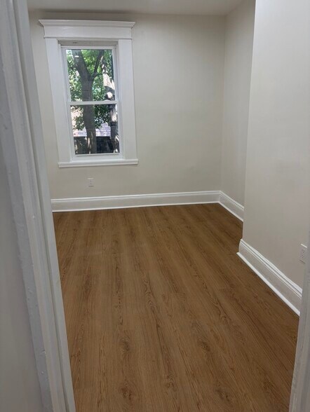 Building Photo - 22 Stegman St