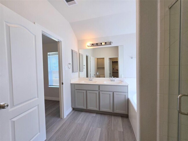 Building Photo - 3327 Avary River Ln