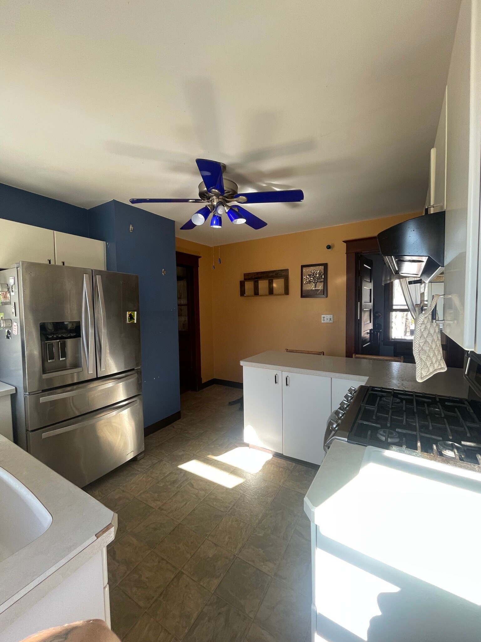 Building Photo - 830 Plymouth Ave