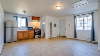 Building Photo - 1477 W 29th St