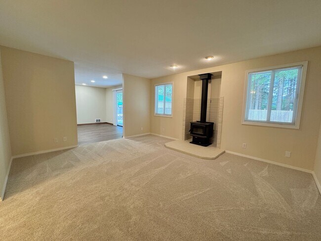 Building Photo - 3Bd/2Ba Carnation Home