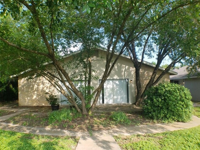 Primary Photo - 6715 Sandshof Dr