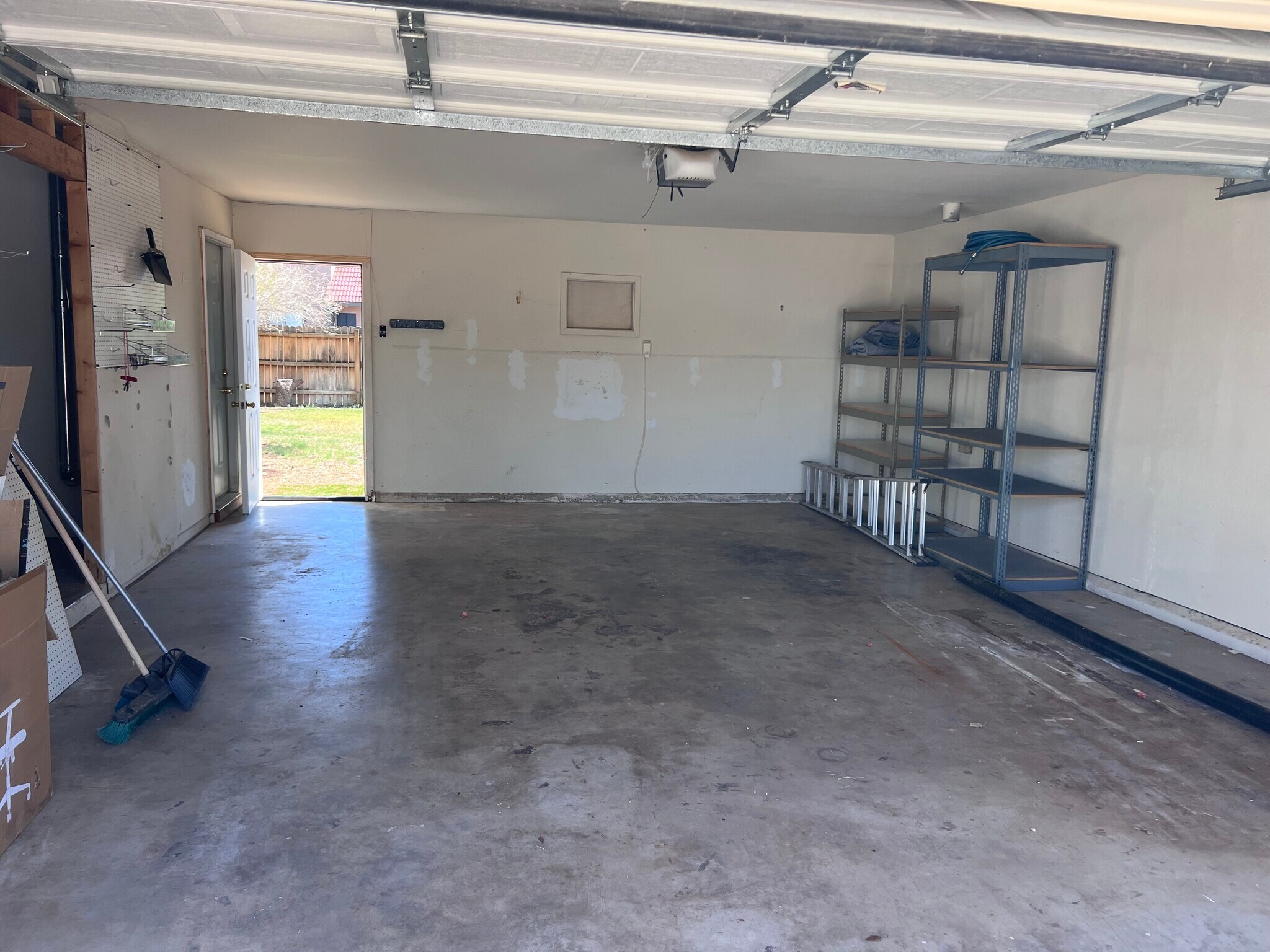 Building Photo - 3015 E Desert Cove Ave