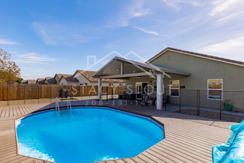 Building Photo - 1385 Deerwood St