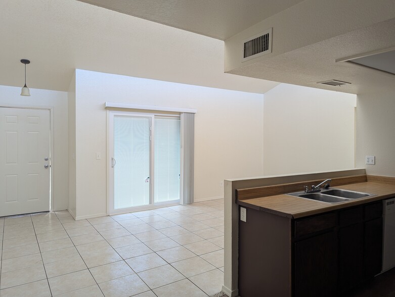 Building Photo - 1477 E 27th Ave