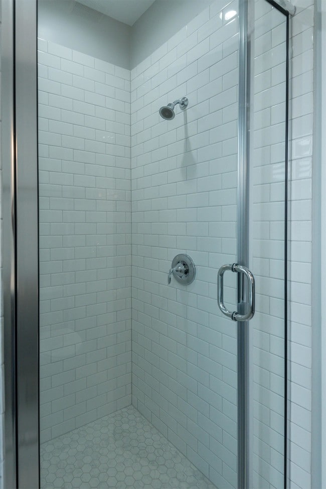 Building Photo - 4 Sanctuary Ct