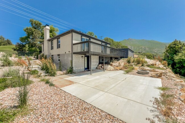 Building Photo - Modern 4-Bed, 2-Bath Home with Central Air...