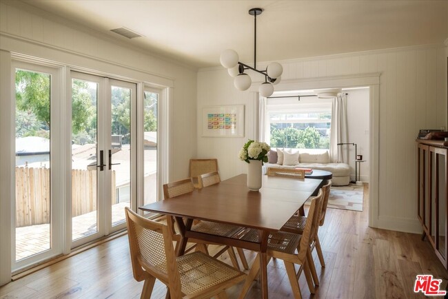 Building Photo - 1130 El Paso Dr