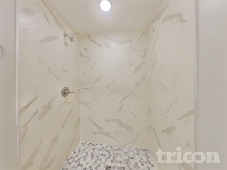 Building Photo - 716 Cedar Ln