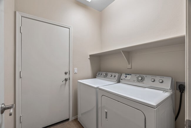 Building Photo - 11767 W Mohave St