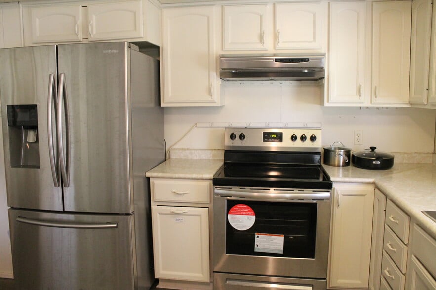 kitchen shared with one other unit - 2011 Miller Rd