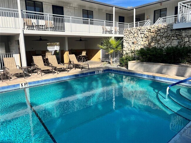 Building Photo - 1001 Point of Rocks Rd