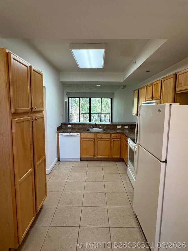 Building Photo - 6729 Coral Lake Dr