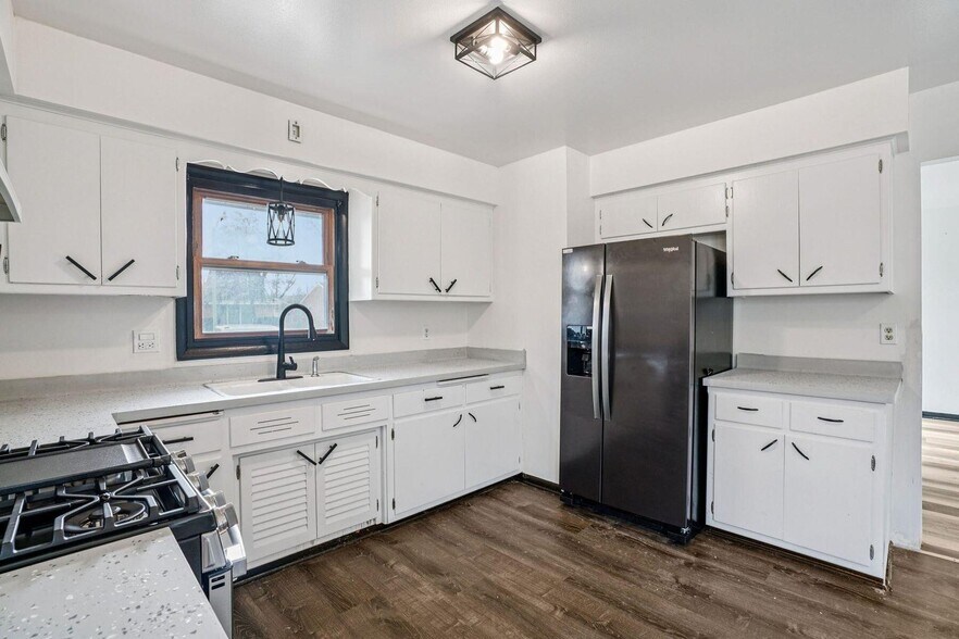 Building Photo - 8610 W Potomac Ave