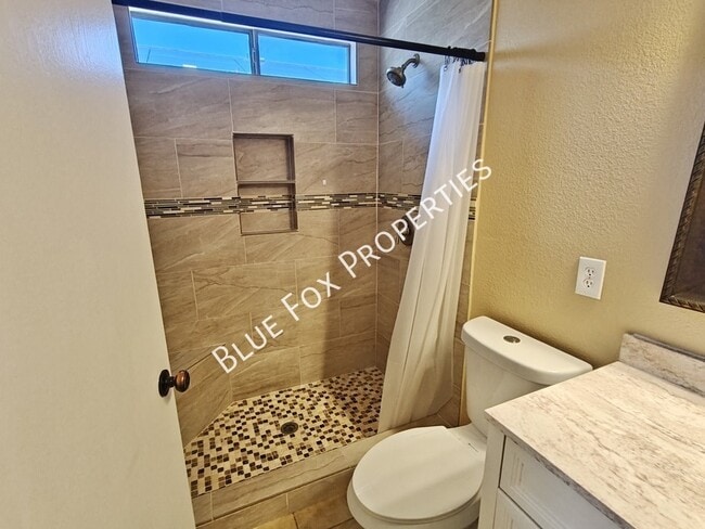 Building Photo - 3754 E White River Dr
