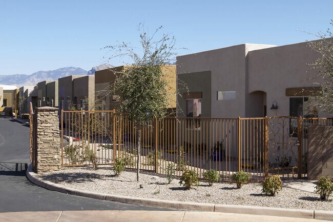 Building Photo - Avilla Marana Two