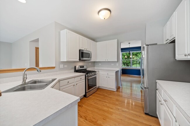 Building Photo - 2805 Overbeck Ln